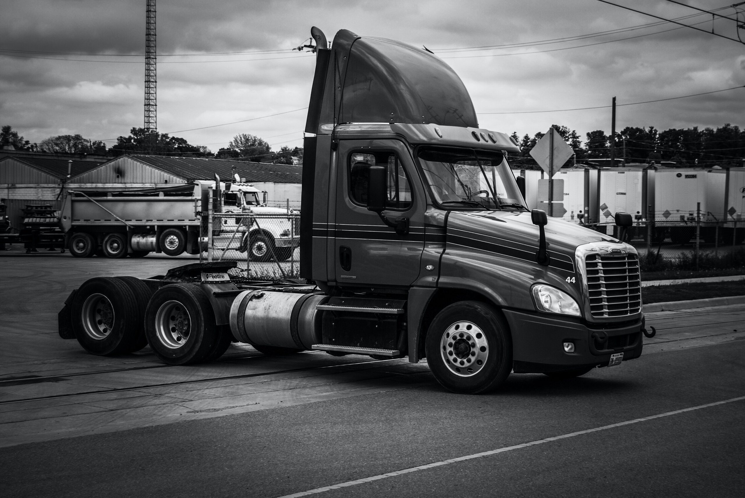 Choosing the Right Freight Factoring Company